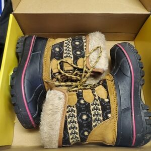 Kids snow boots, size 2